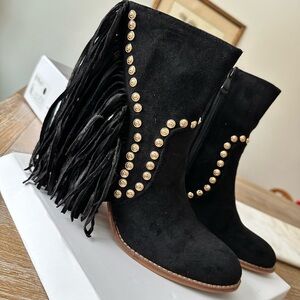 Fringed boots